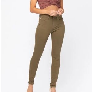 JUDY BLUE Olive Colored Skinnies